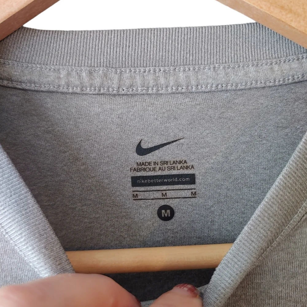 Nike Grey and Black Short Sleeve Dri Fit T-shirt Size Medium